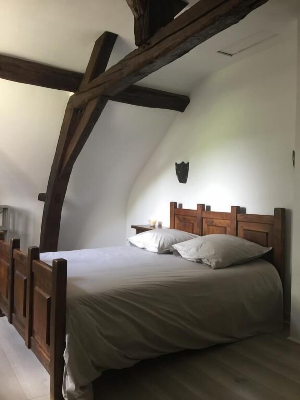 Basic Double Room | Individually decorated, individually furnished, bed sheets