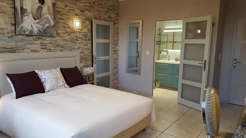 Double Room, Pool View (Chambre Design) | Egyptian cotton sheets, premium bedding, Select Comfort beds, minibar
