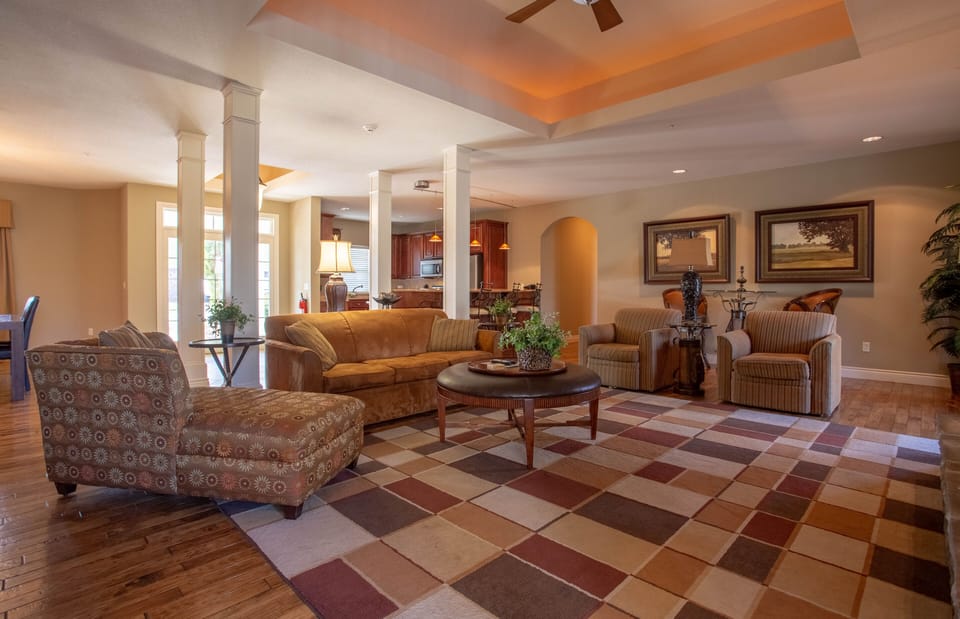 Villa, 4 Bedrooms | Business center