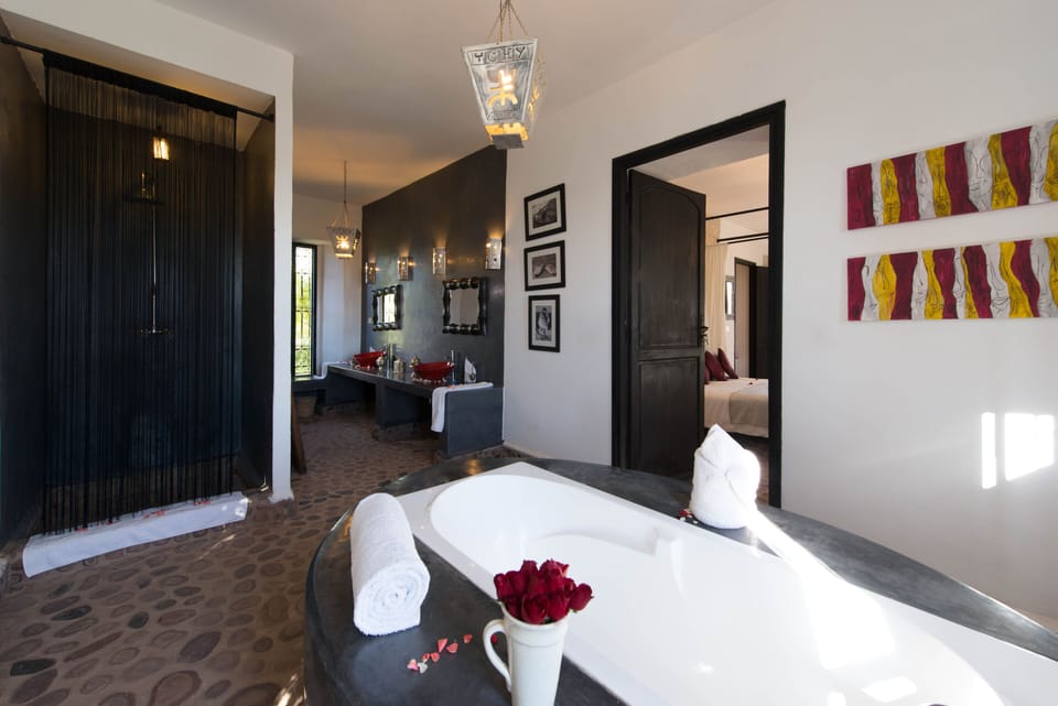 Exclusive Villa | Bathroom | Free toiletries, hair dryer, children's robes, towels