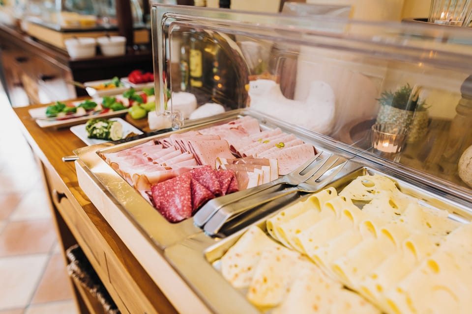Daily buffet breakfast for a fee
