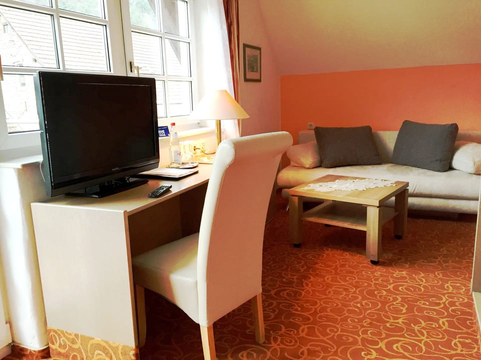 Double Room (Kategorie I) | Desk, iron/ironing board, free WiFi, bed sheets