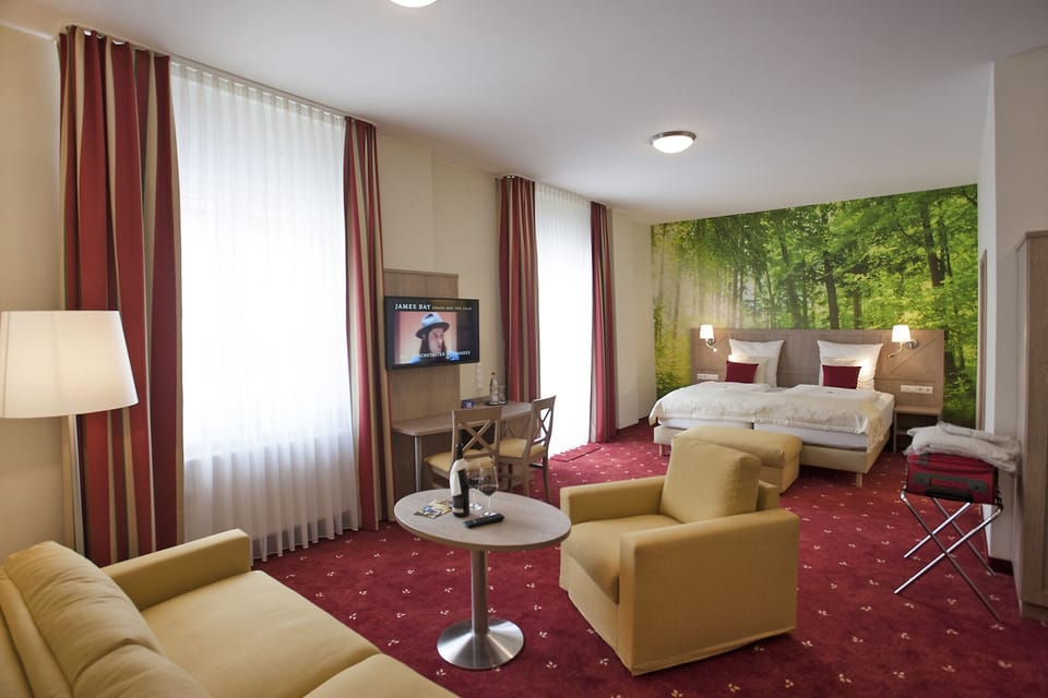 Double Room (Natur) | Desk, iron/ironing board, free WiFi, bed sheets