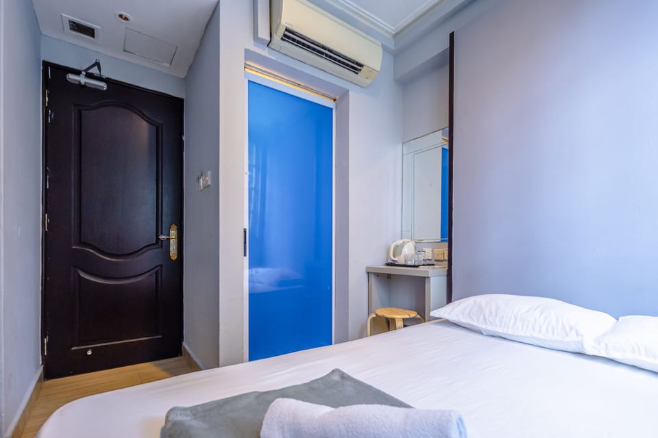 Double Room | Desk, soundproofing, iron/ironing board (on request), WiFi (free)