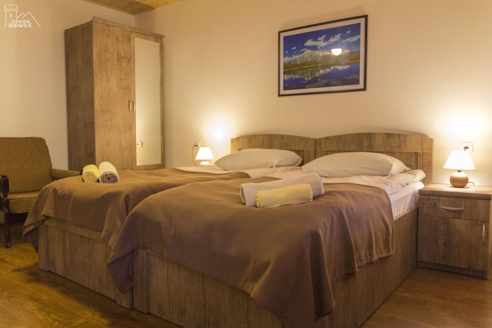 Basic Double or Twin Room, Mountain View | Tempur-Pedic beds, individually decorated, individually furnished, desk