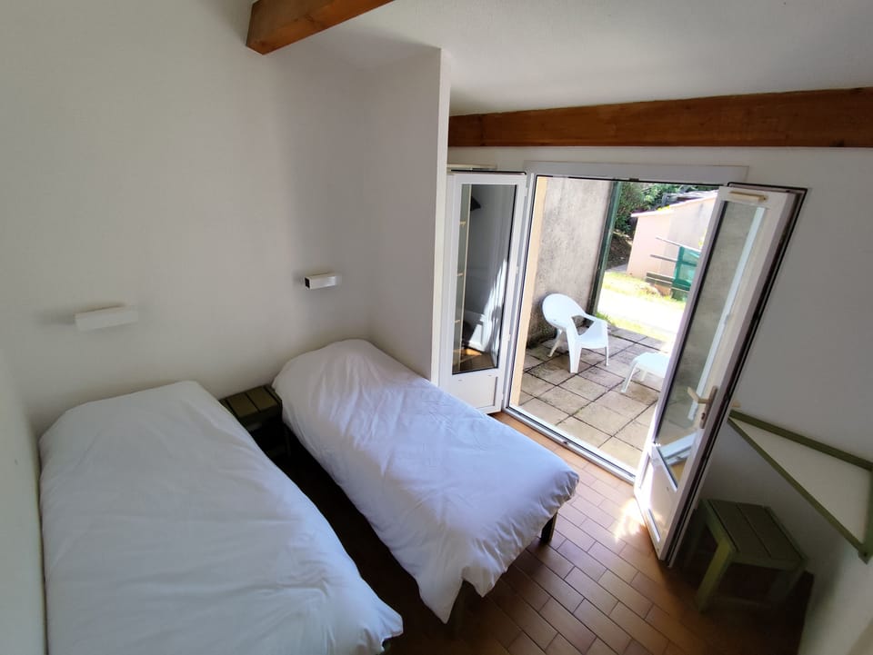 Classic Twin Room | Bed sheets