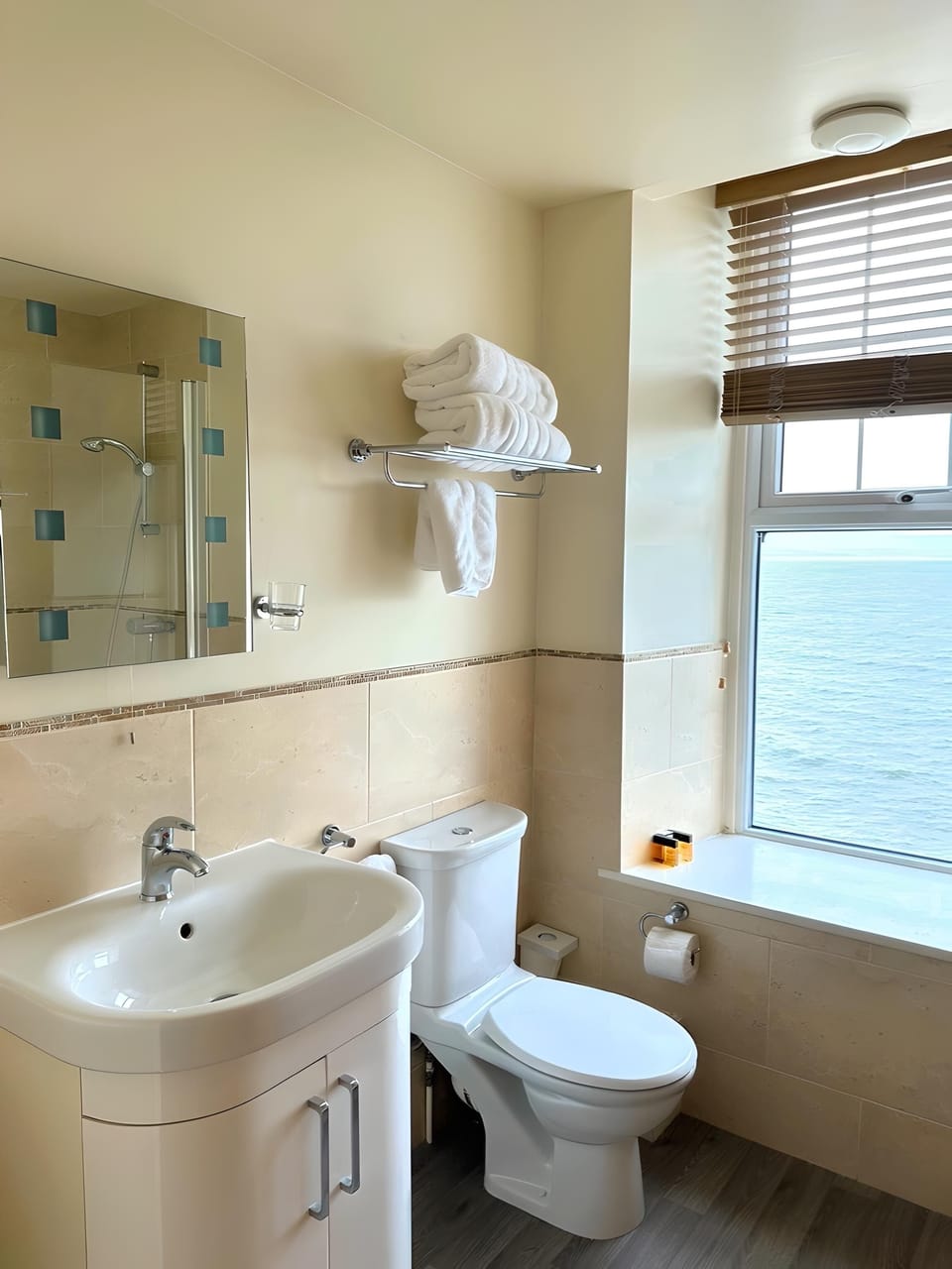 Executive Double or Twin Room | Bathroom | Towels