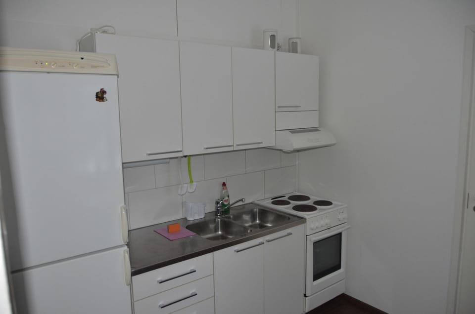 Family Apartment, 1 Bedroom, Private Bathroom | Blackout drapes, soundproofing, free WiFi, bed sheets