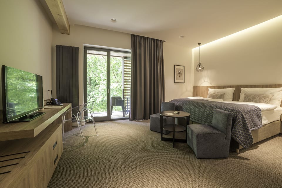 Superior Room, Balcony | Minibar, in-room safe, individually decorated, desk