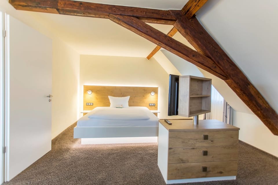 In-room safe, desk, cribs (surcharge), rollaway beds (surcharge)