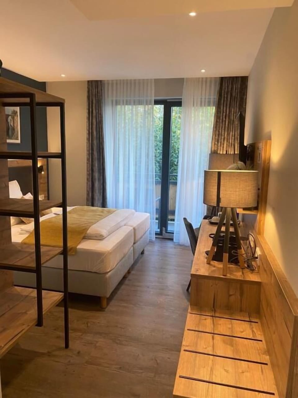 In-room safe, desk, soundproofing, WiFi (free)