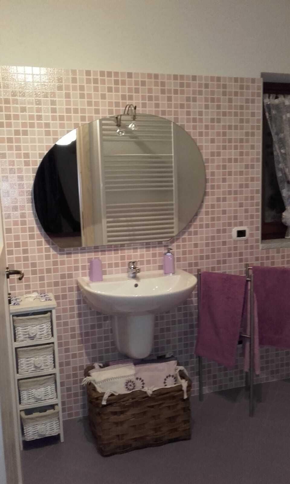 Standard Room, 1 Double Bed, Garden View | Bathroom | Free toiletries, hair dryer, bidet, towels