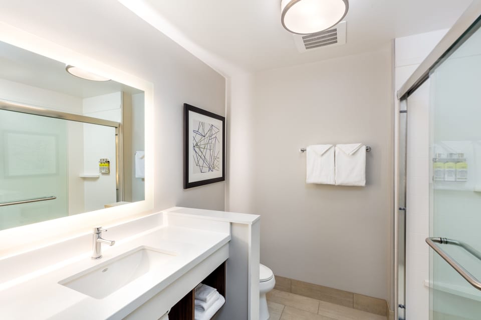 In-room safe, desk, iron/ironing board, free cribs/infant beds