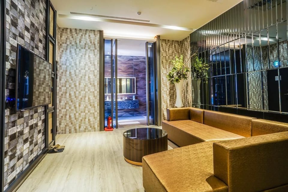 Classic Double Room | Individually decorated, individually furnished, desk, blackout drapes
