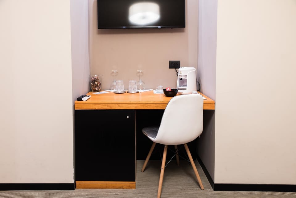 Superior Room, 1 King Bed, Non Smoking | Room amenity
