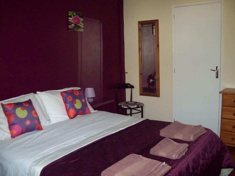 Grand Double Room | Memory foam beds, free WiFi, bed sheets