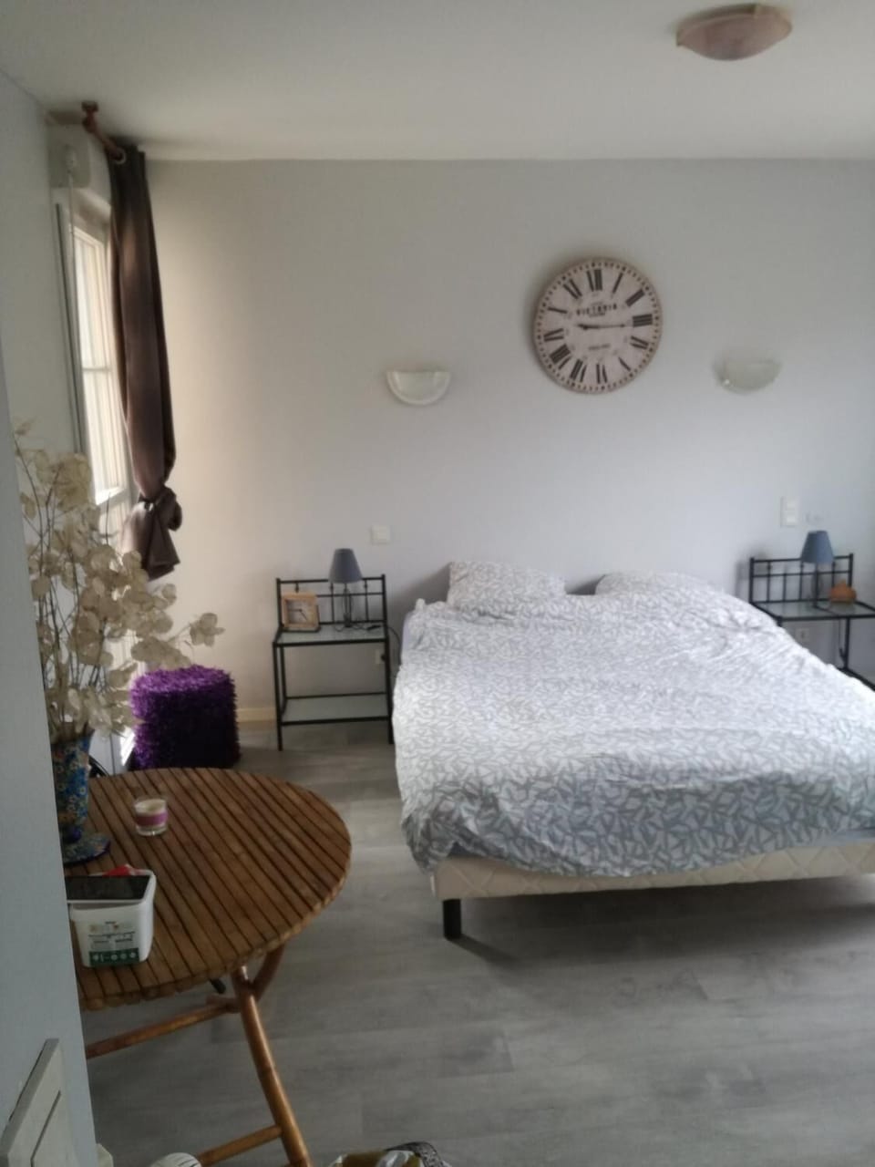 Desk, blackout drapes, free WiFi, bed sheets