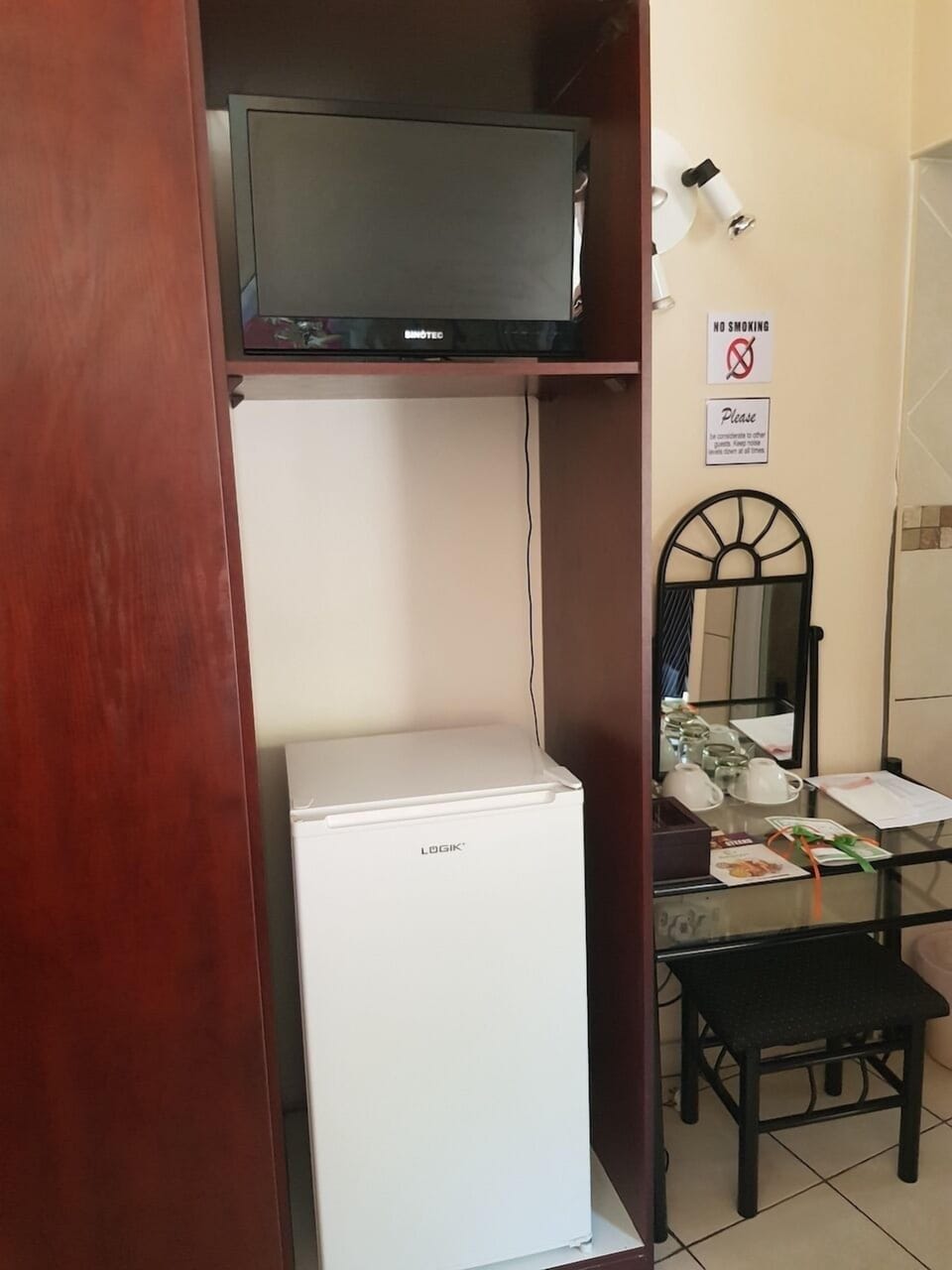 Standard Double Room | Individually decorated, desk, blackout drapes, free WiFi