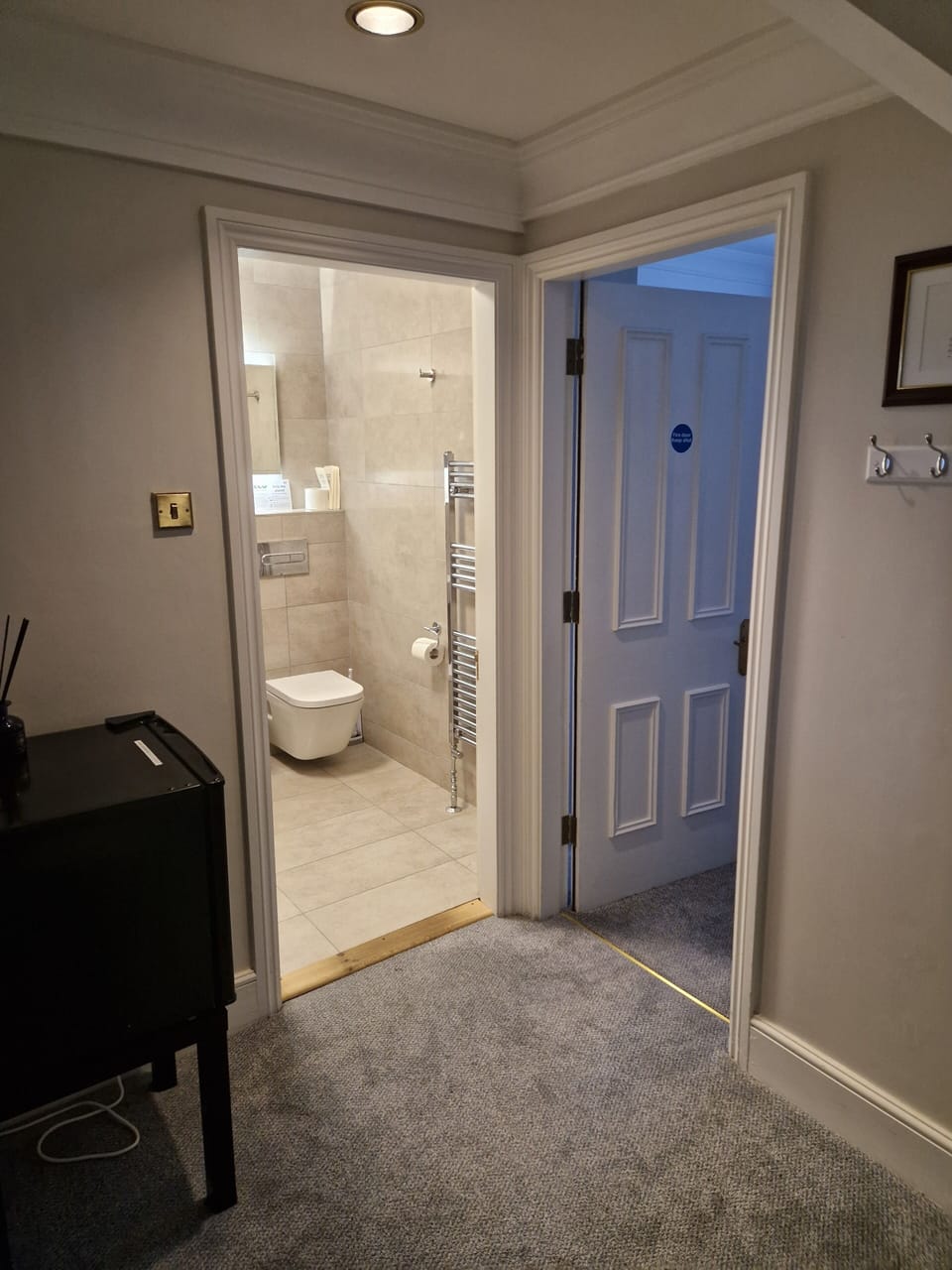 Superior Double or Twin Room | Bathroom | Shower, rainfall showerhead, eco-friendly toiletries, hair dryer