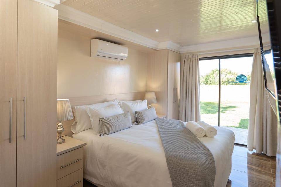 Deluxe Double Room | Free WiFi, bed sheets
