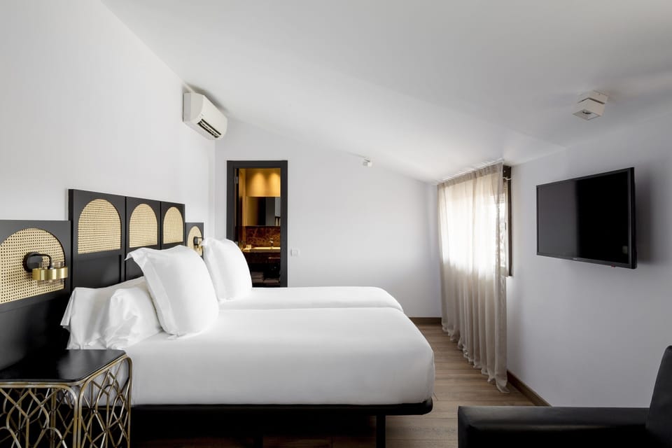 Standard Double Room | Premium bedding, minibar, in-room safe, desk