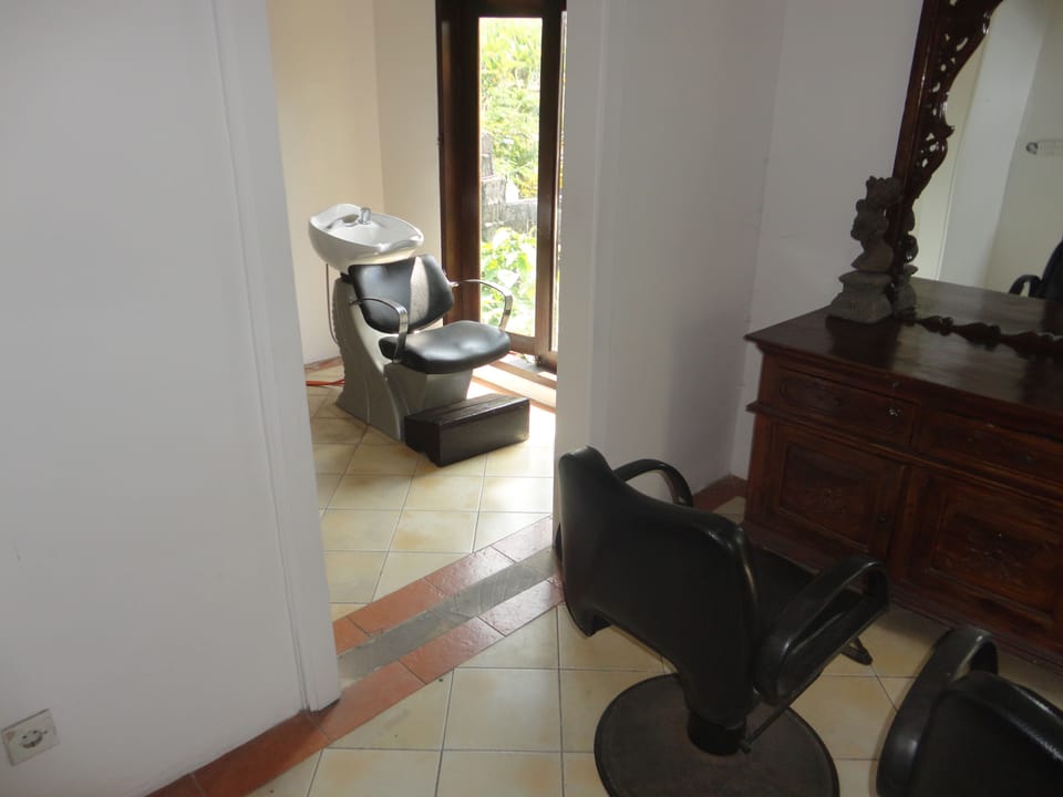 Couples treatment rooms, body treatments, aromatherapy