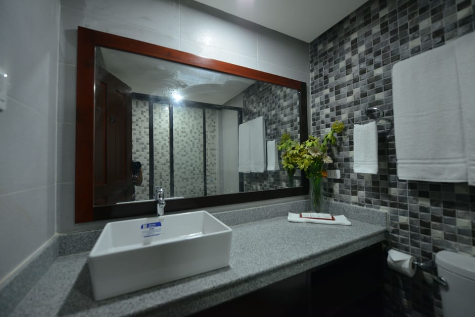 Bathroom sink