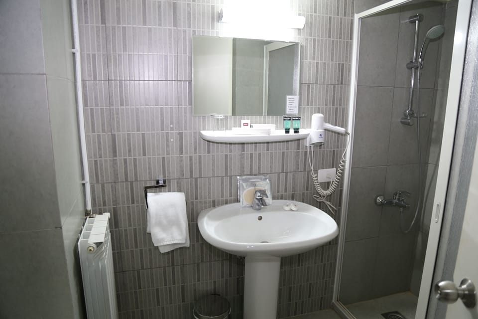 Free toiletries, hair dryer, towels