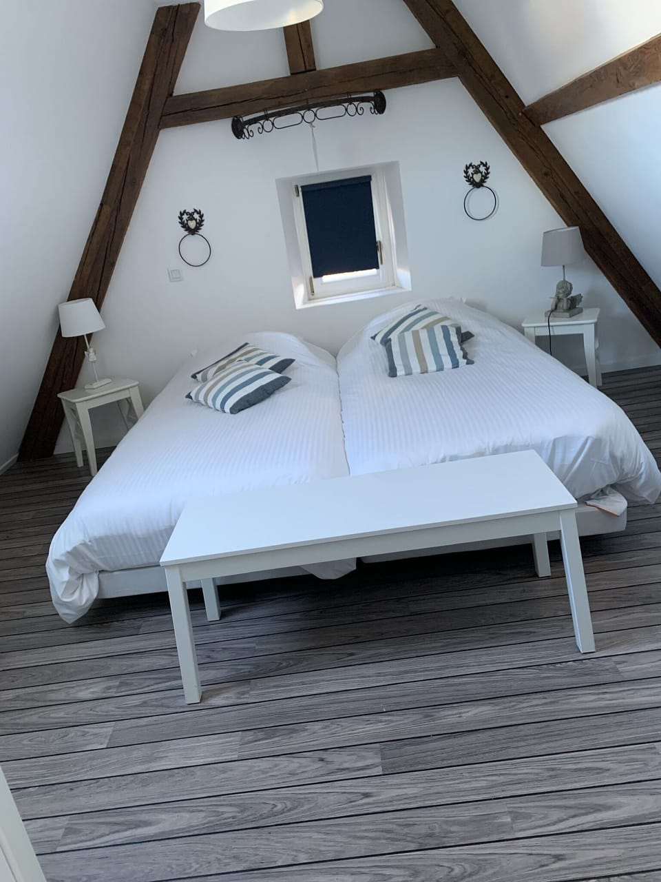 Comfort Duplex, 3 Twin Beds, Non Smoking | In-room safe, blackout drapes, soundproofing, cribs (free)