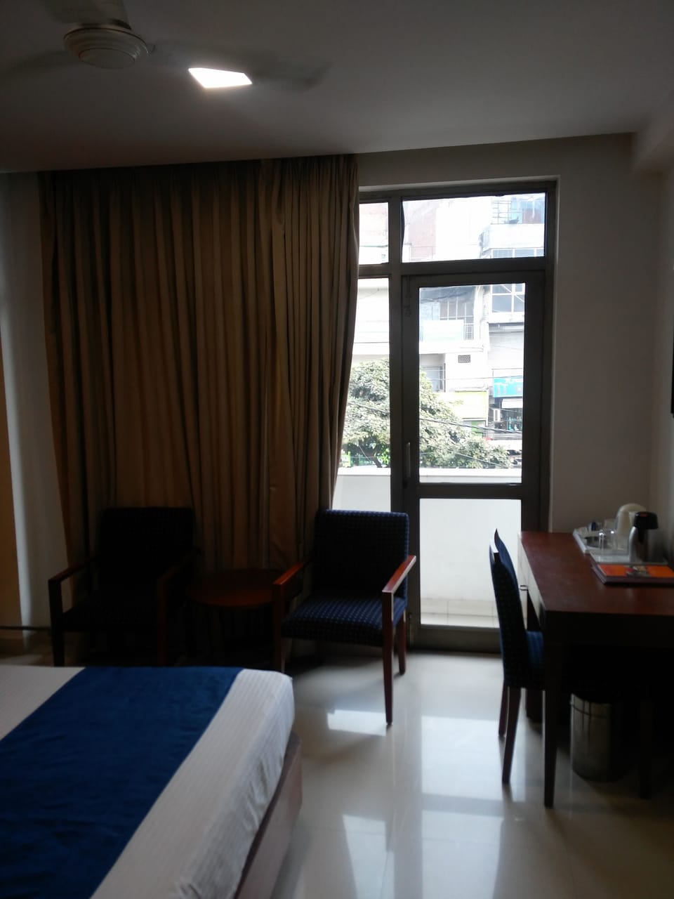 Executive Double Room | Minibar, in-room safe, soundproofing, iron/ironing board
