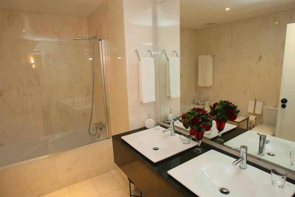 Standard Double Room | Bathroom | Bathrobes, bidet, towels