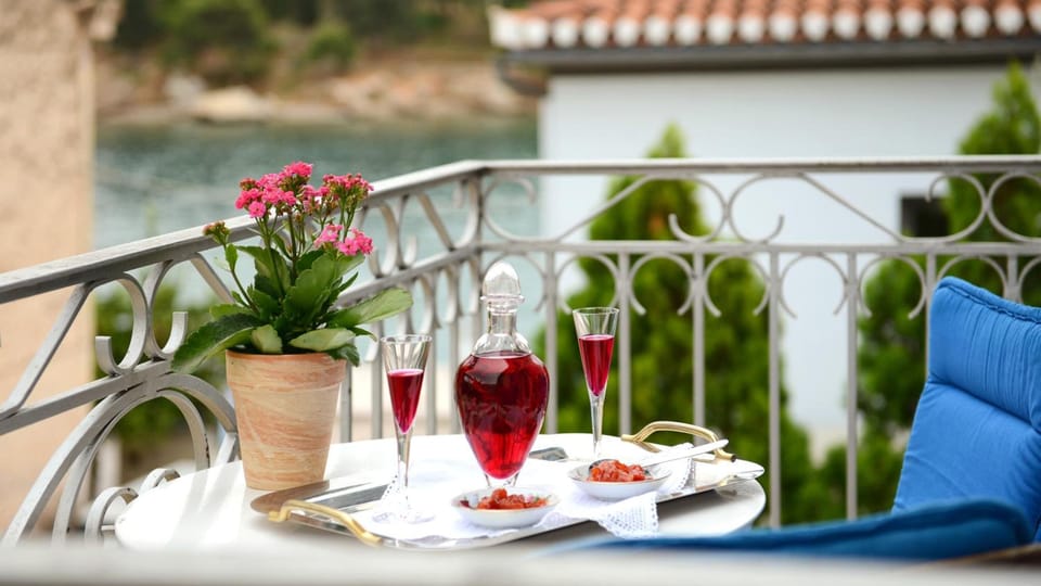 Mira Mare Hotel Bed and Breakfast in Greece