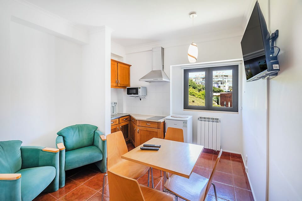 Apartment, 2 Bedrooms | Private kitchen