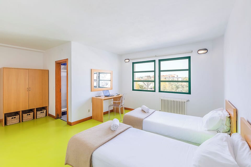 Twin Room | Free WiFi, bed sheets