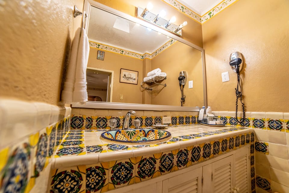 Bathroom sink