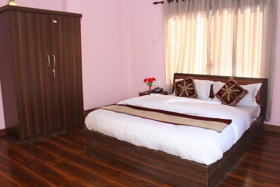 Deluxe Double Room | Soundproofing, free WiFi, bed sheets