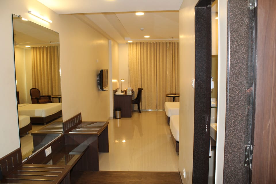 Standard Double Room, 1 King Bed, Non Smoking, City View | In-room safe, laptop workspace, soundproofing
