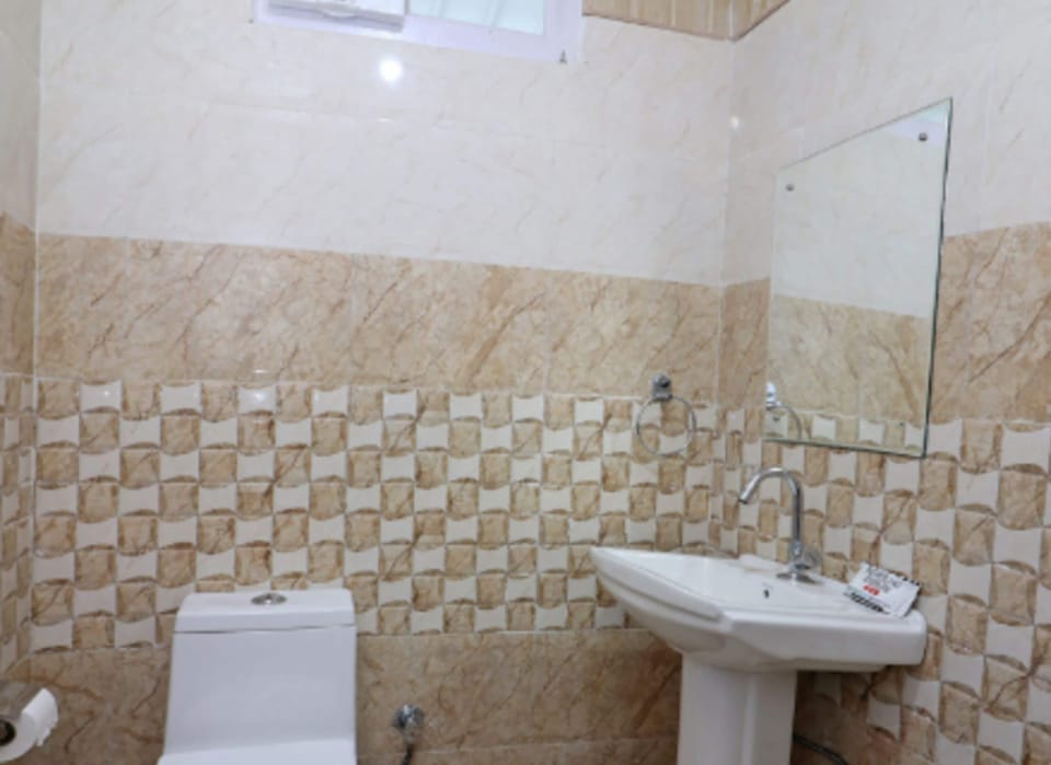 Double or Twin Room | Bathroom | Towels