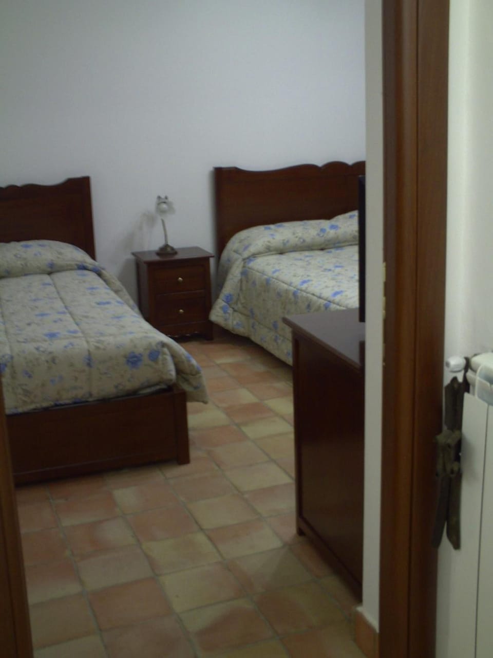 Desk, soundproofing, free WiFi, bed sheets