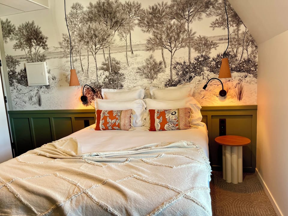 Chambre Lit Queen-Size | Premium bedding, Select Comfort beds, individually decorated