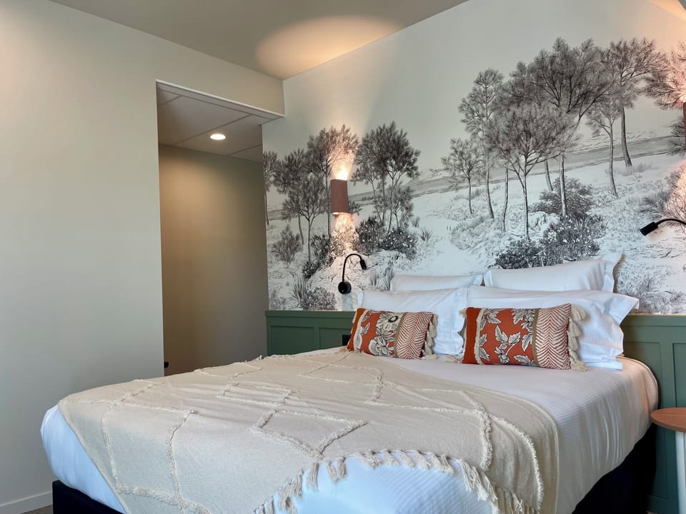 Chambre Lit Queen-Size | Premium bedding, Select Comfort beds, individually decorated