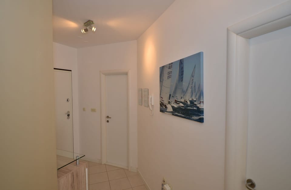 Apartment | Living area | 32-inch flat-screen TV with satellite channels, TV