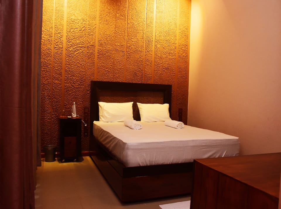 Deluxe Double Room | In-room safe, iron/ironing board, rollaway beds, free WiFi