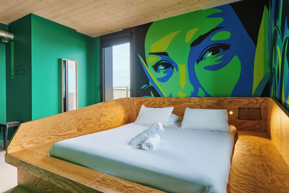 Deluxe Double Ensuite Bedroom - Private Terrace | Iron/ironing board, free WiFi, bed sheets