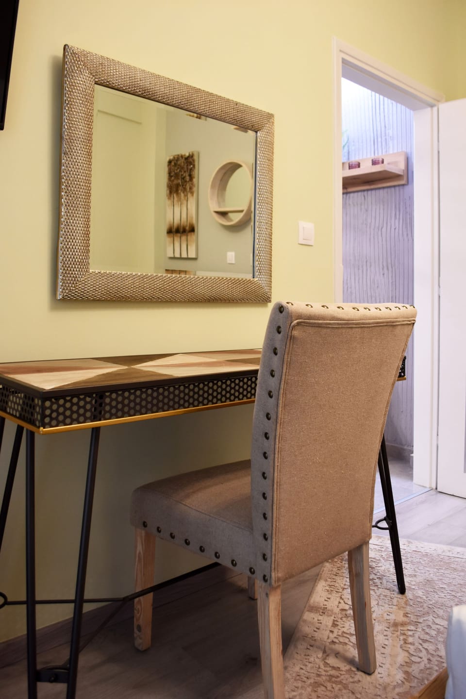 Deluxe Apartment (Kosmima) | 2 bedrooms, iron/ironing board, cribs (free), WiFi (free)