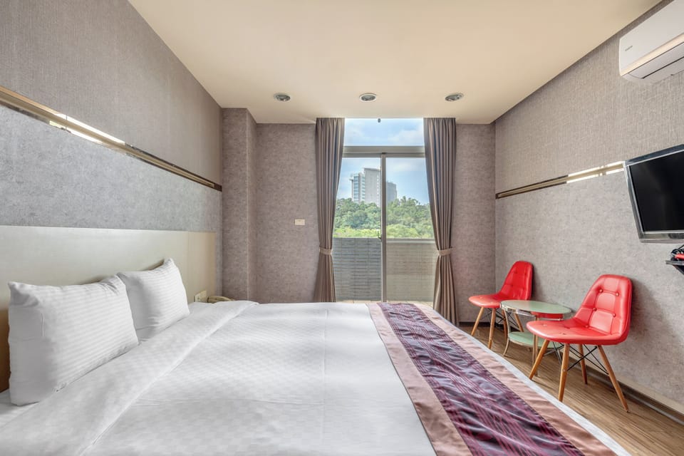 Deluxe Double Room with Balcony | Free WiFi, bed sheets