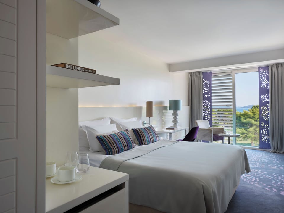 Double Room 22m² Sea View with French Balcony | In-room safe, desk, free WiFi, bed sheets