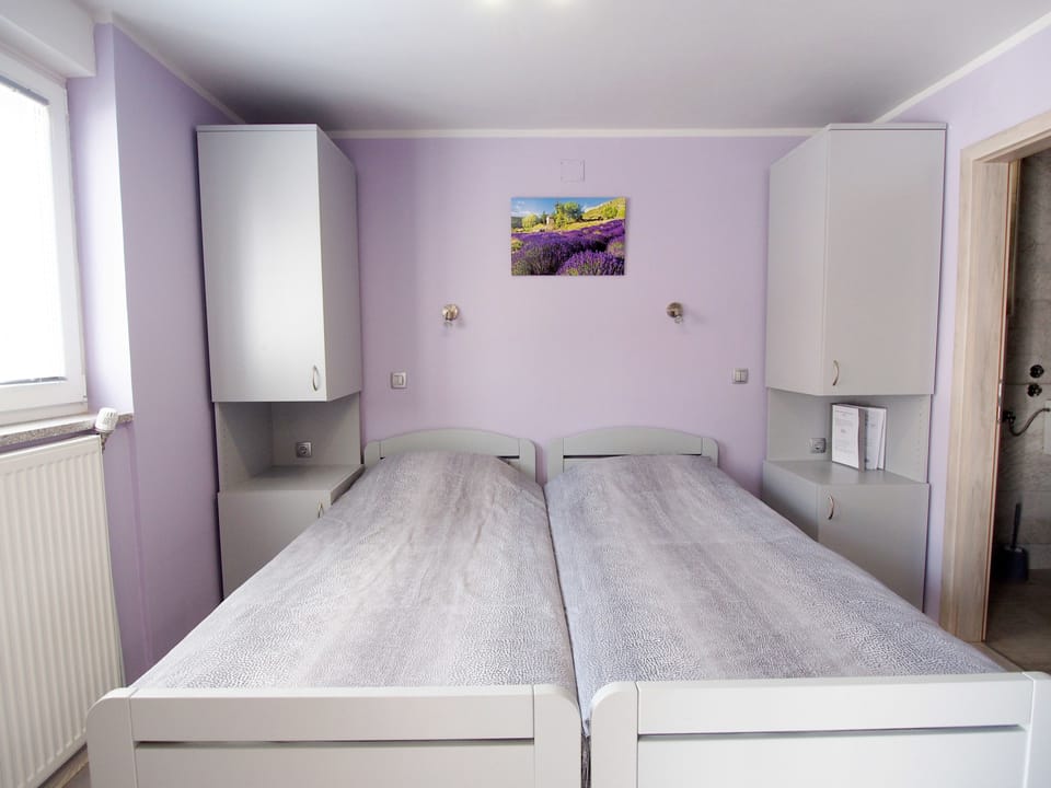 Room (4) | Free WiFi, bed sheets