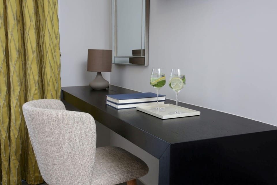 1 bedroom, premium bedding, down comforters, minibar