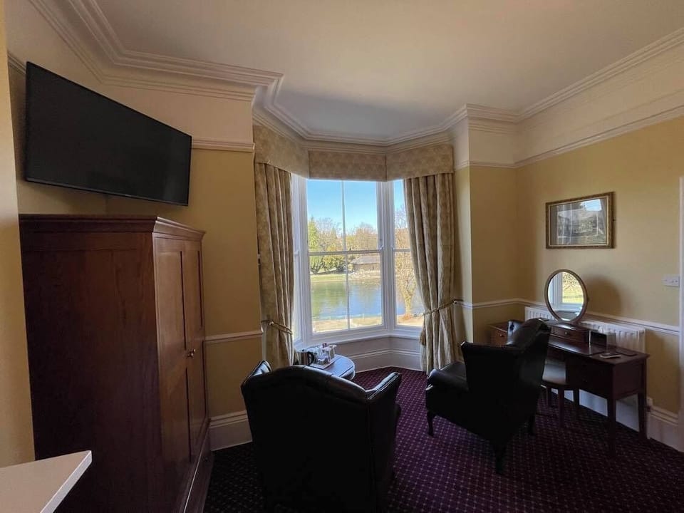 Double Room, 1 Double Bed, Lake View (19 steps to First Floor, Room 5) | Free WiFi, bed sheets